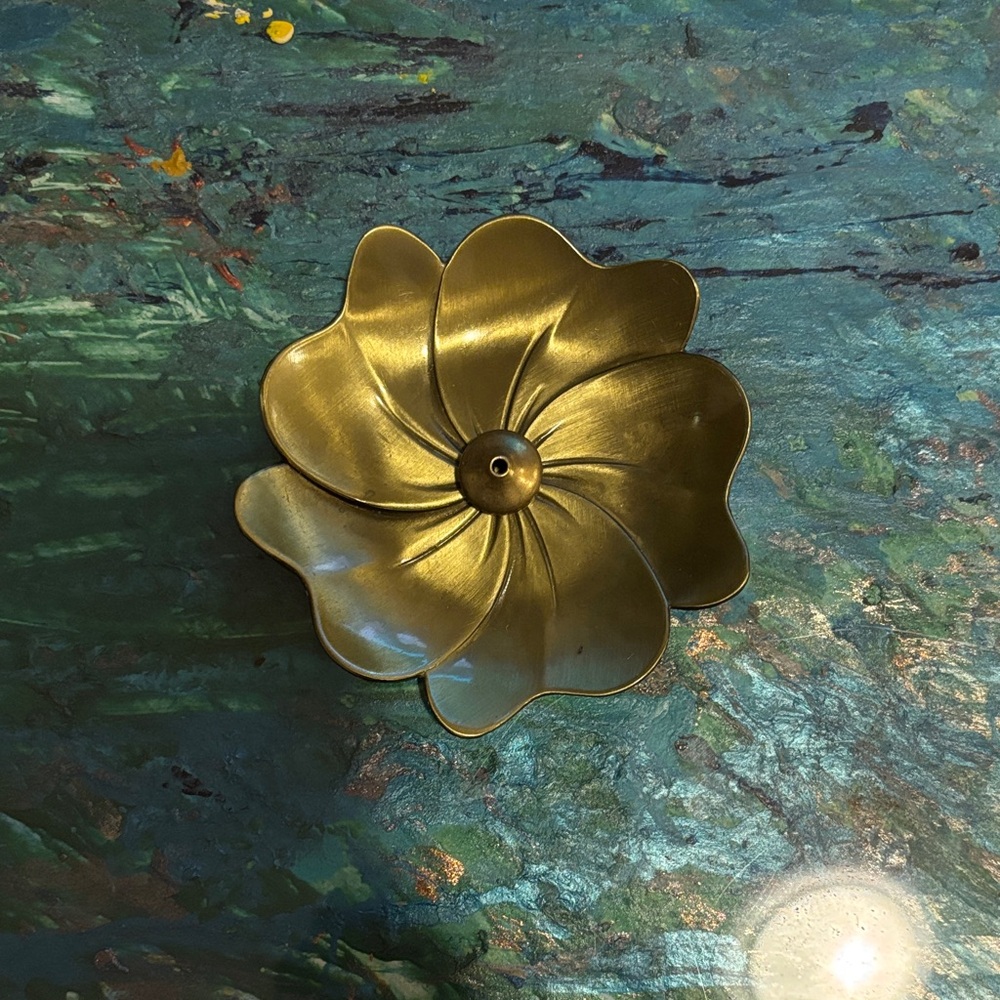 ✨Lotus Incense Holder – Stylish & Functional Design